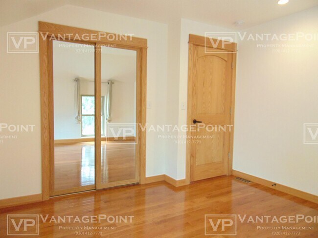 Building Photo - 1429 Dousman St