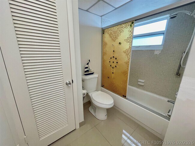 Building Photo - 1175 NE Miami Gardens Dr