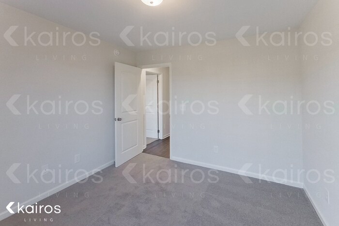 Building Photo - 816 Heather Dr