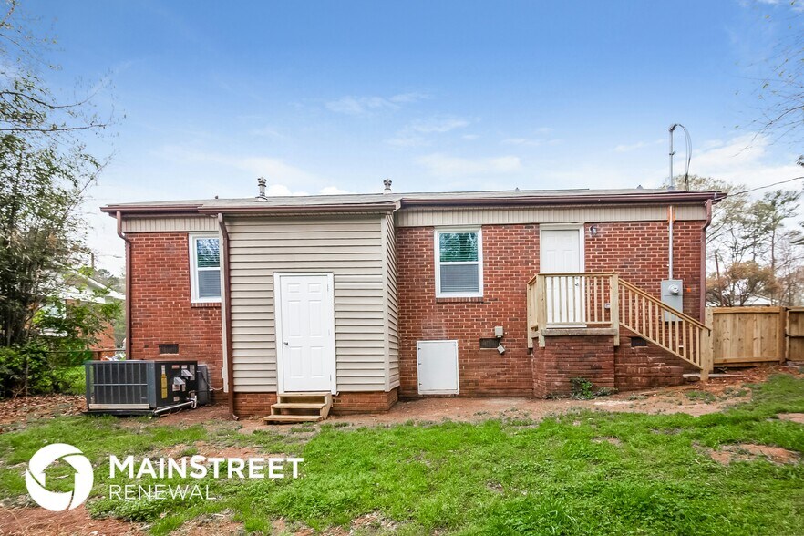 Building Photo - 641 Reeves Ct