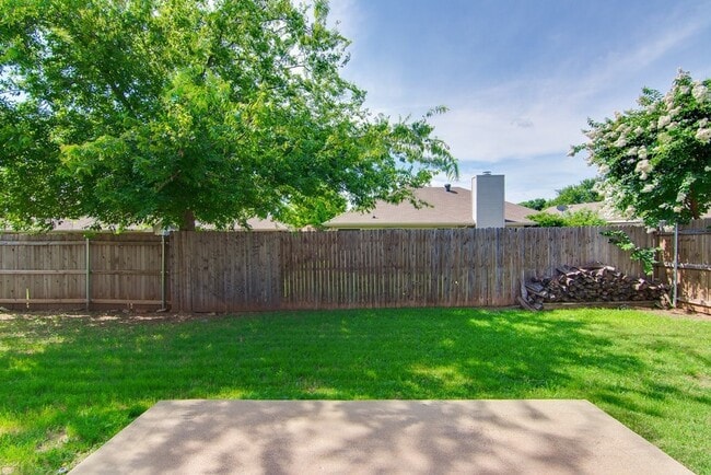 Building Photo - 1133 Hillwood Dr