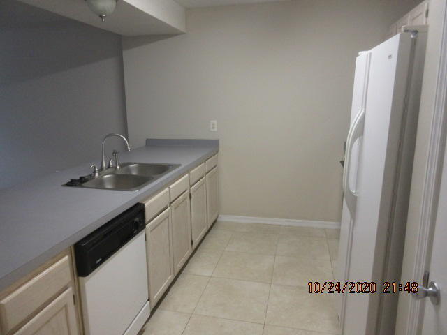 Building Photo - 1833 Whispering Oaks Ln