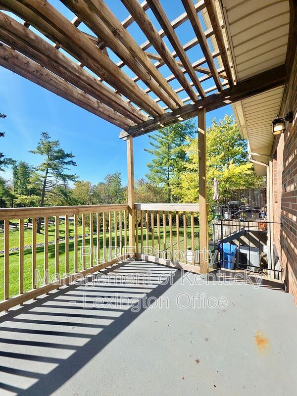 Building Photo - 3493 Sutherland Dr