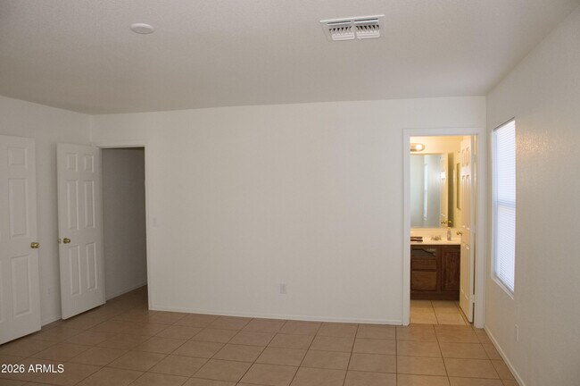 Building Photo - 2716 W Allens Peak Dr