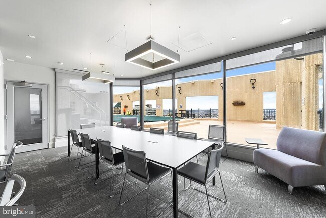 Building Photo - 2018 Walnut St