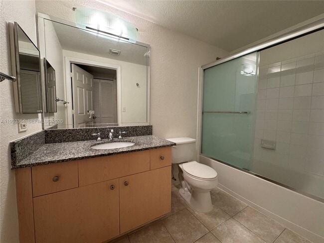 Building Photo - 2557 Centergate Dr