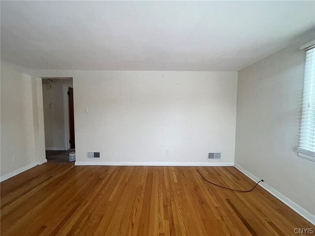 Building Photo - 3 Wills Dr