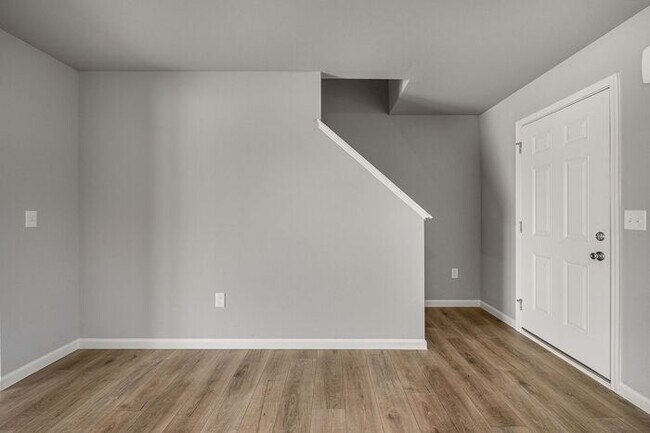 Building Photo - 5673 Claremount St