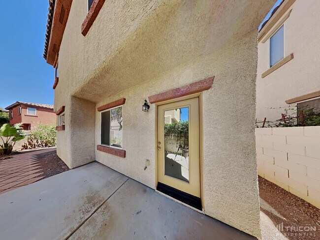 Building Photo - 719 Easter Lily Pl