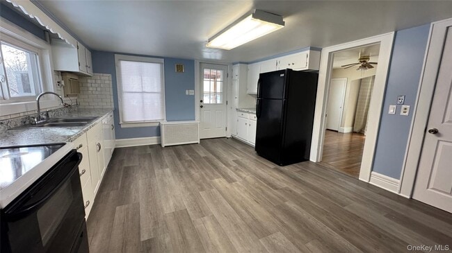 Building Photo - 626 NY-82