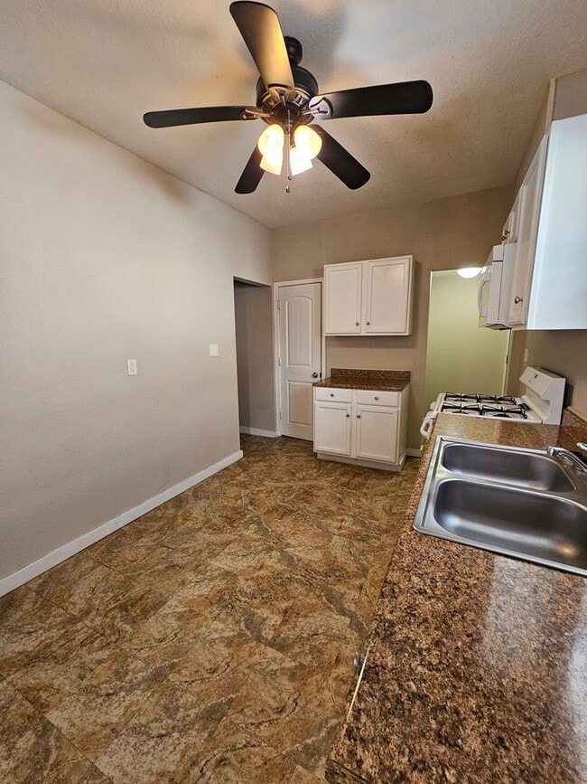 Building Photo - 208-210 13th Ave.