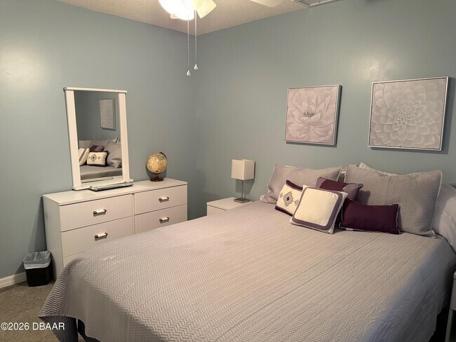 Building Photo - 604 Robin Rd