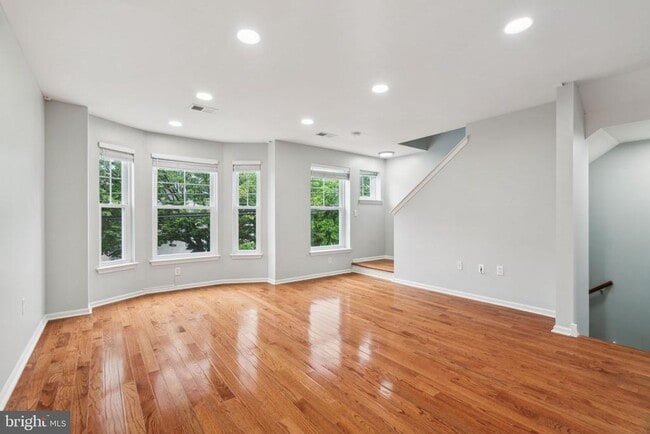Building Photo - 1303 N 7th St