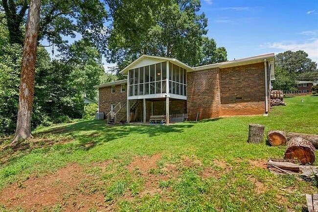 Building Photo - 2855 Old Carriage Dr SW