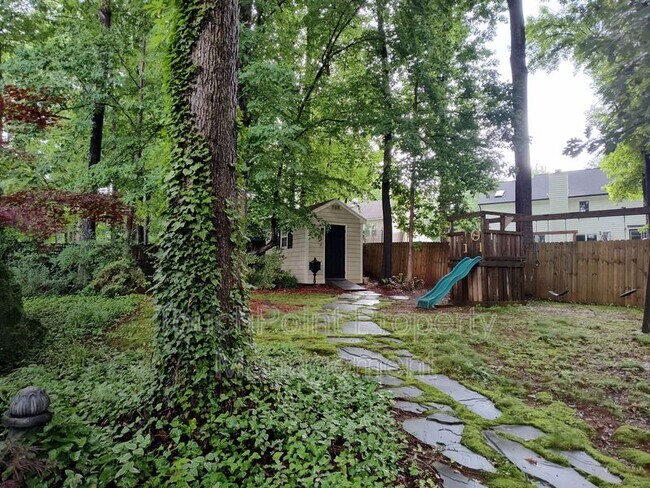 Building Photo - 7235 Kinsmore Ln
