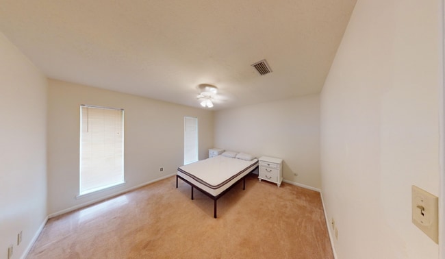 Building Photo - 1120 Brandywine Dr