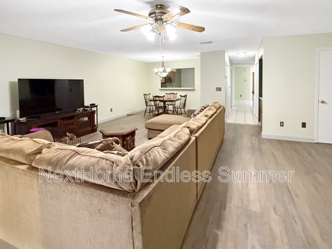Building Photo - 10879 Cabbage Pond Ct