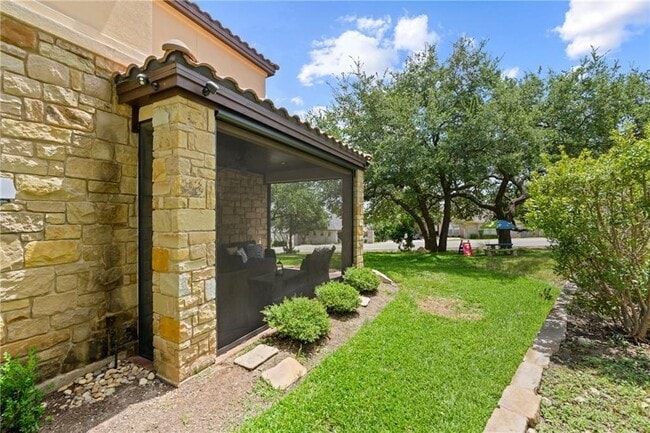 Building Photo - 110 Oak Glen Cove