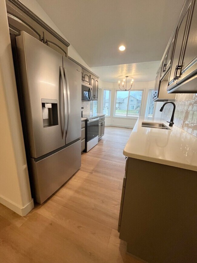 Building Photo - 3 Bed/3 Bath Twinhome in Brandon, SD!