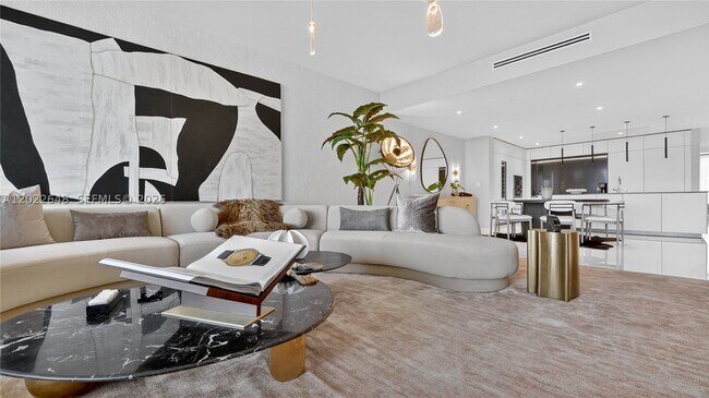 Building Photo - 300 Biscayne Blvd
