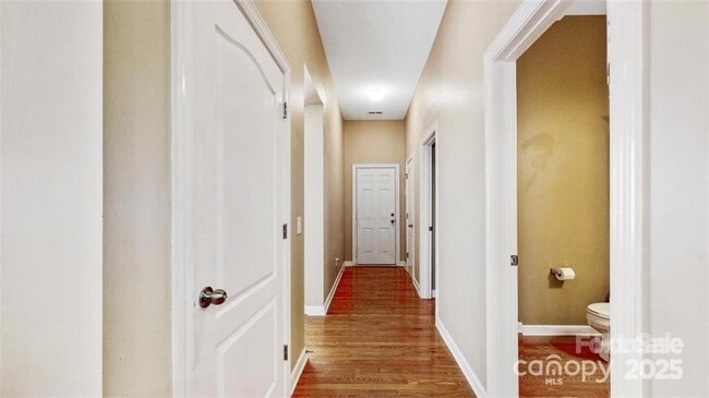 Building Photo - 407 Ranelagh Dr