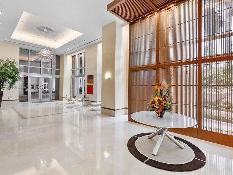 Building Photo - 1050 Brickell Ave