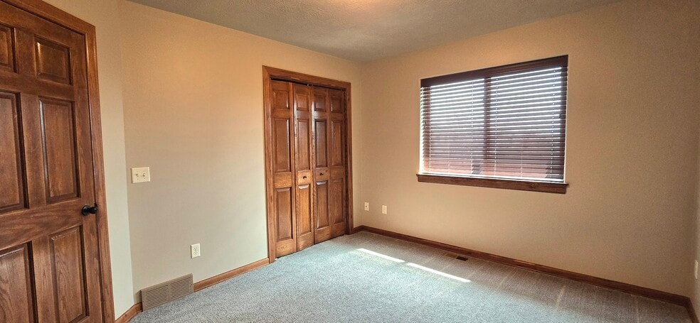 Bed 2, View 1 - 8413 W 53rd St