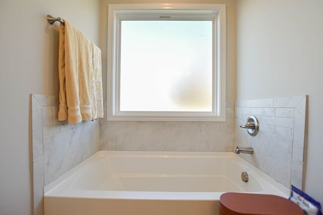 Building Photo - Pet Friendly Three Bedroom!