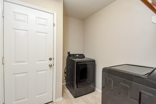 Building Photo - 11743 Berkway Trail
