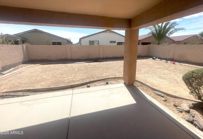 Building Photo - 44147 W Snow Dr