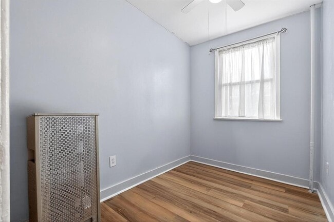 Building Photo - 102 W 43rd St