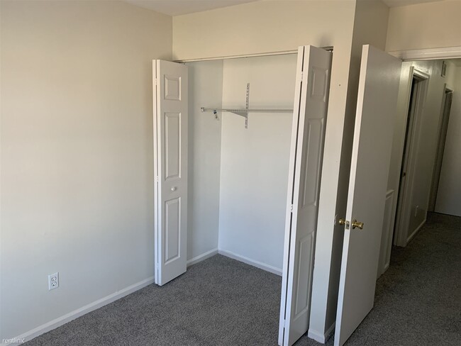 Building Photo - 2 br, 2 bath Condo - 207 Highland Boulevard