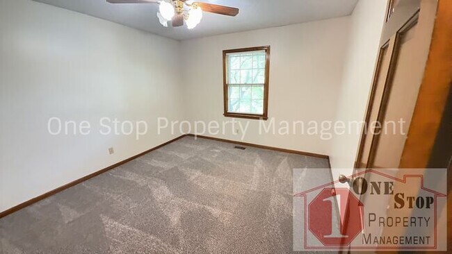 Building Photo - Beautiful 4 Bedroom 2.5 Bathroom in Olathe