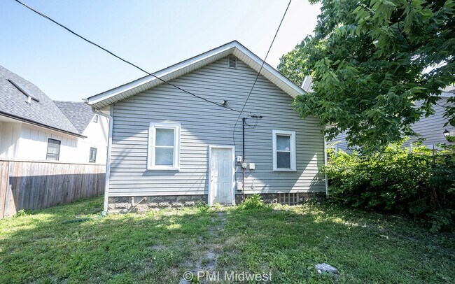 Building Photo - 1529 E Ohio St