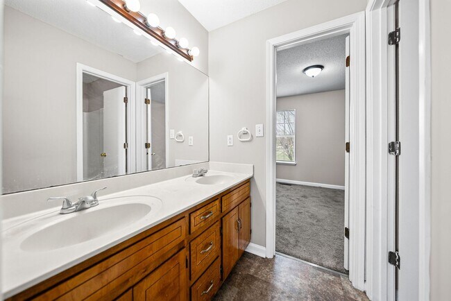 Building Photo - 280 Timber Ct Dr