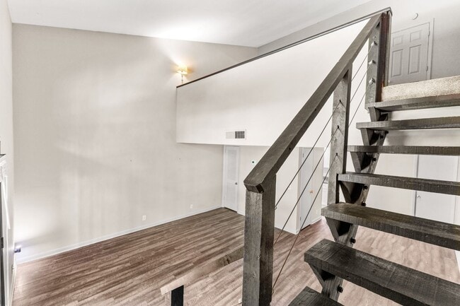 Building Photo - Discover the most affordable home in Belle Forest, located in Nashville's highly coveted 37221 zi...