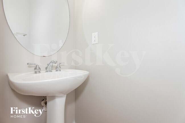 Building Photo - 15507 Troubadour Ln