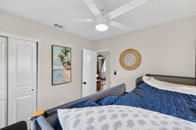 Building Photo - 2301 14th Ave N