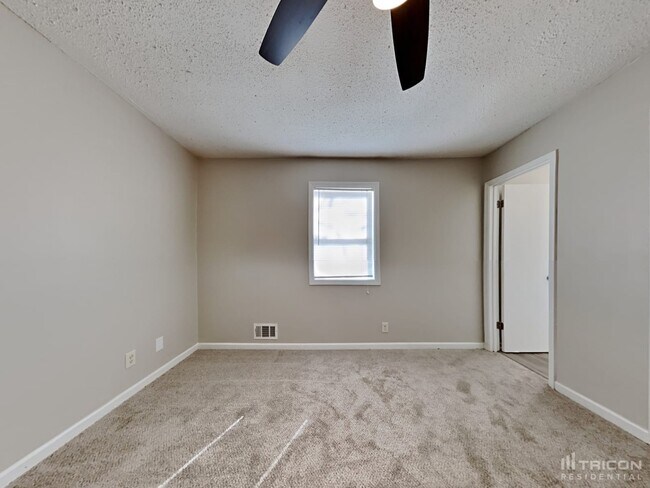 Building Photo - 2632 John Petree Rd