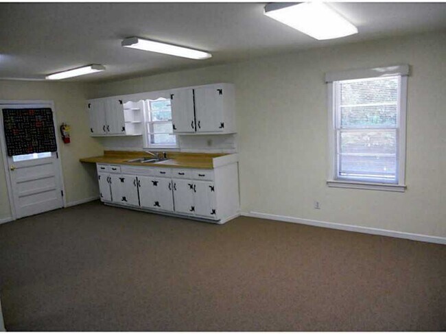 Building Photo - 4267 Chamblee Tucker Rd