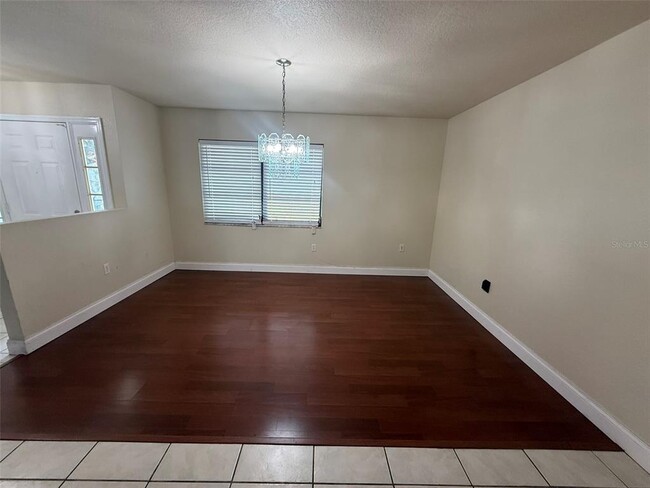 Building Photo - 1001 S Wapello St