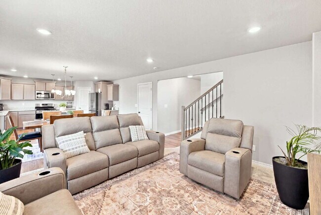 Building Photo - Beautiful 2025-Built 5 Bedroom Home with Finished Walk-Out Basement