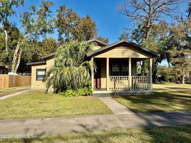 Primary Photo - 625 Meteor St