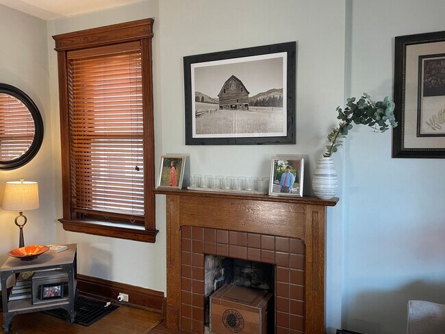 Building Photo - HYDE PARK SINGLE FAMILY HOME WITH OFF-STRE...