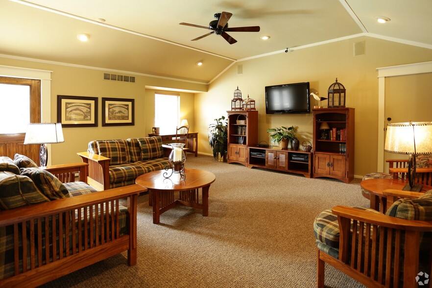 Clubhouse For Private Gatherings - Sutton Club Apartments