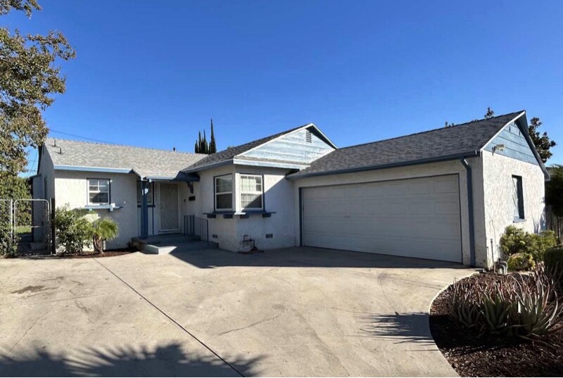 Building Photo - 8554 Fullbright Ave