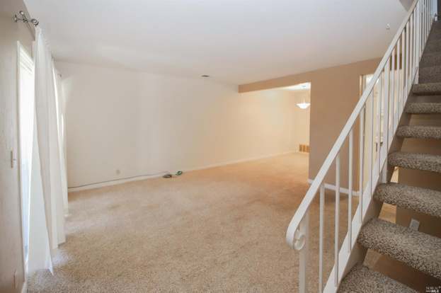 Building Photo - 62 Villa Cir