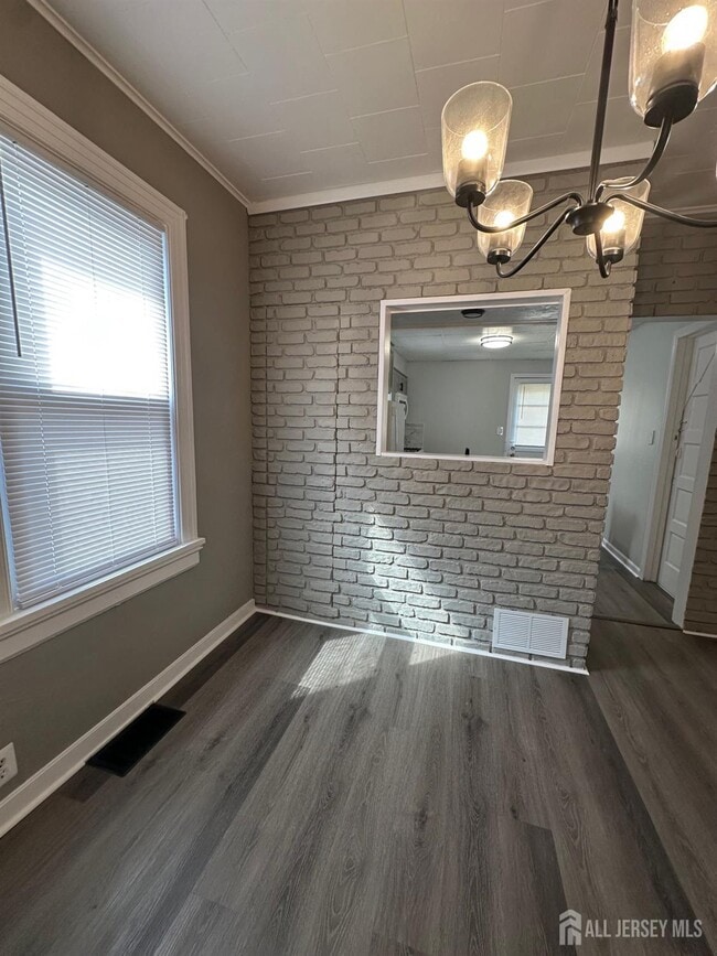 Building Photo - 28 Bird Ave