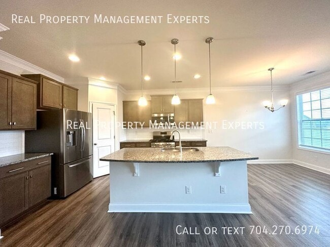 Building Photo - 2166 Black Forest Cove