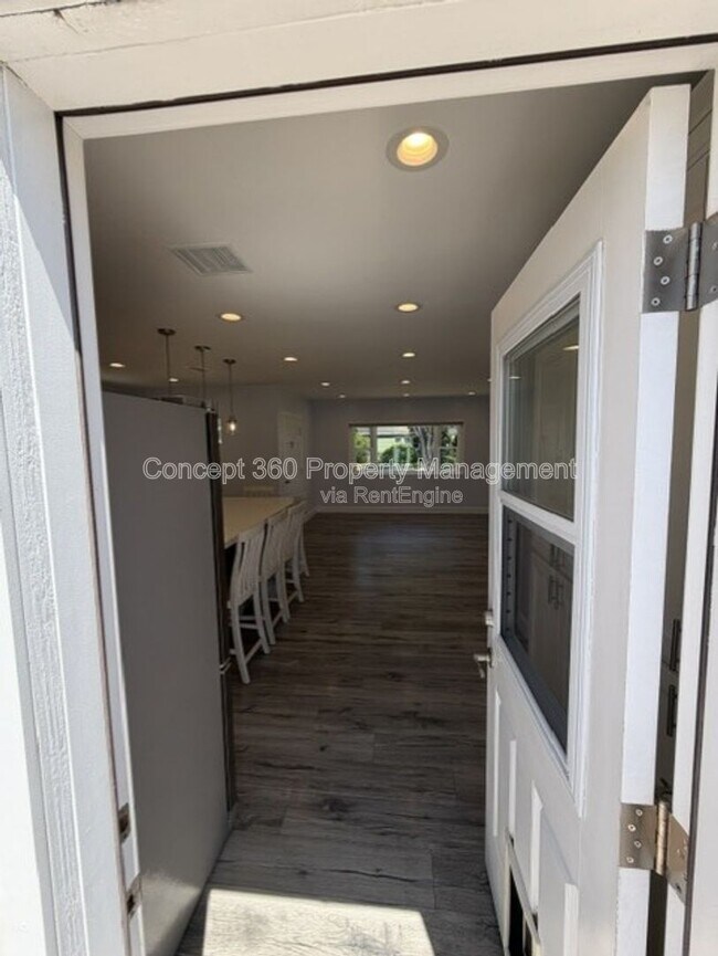 Building Photo - 2287 Belmont Ave